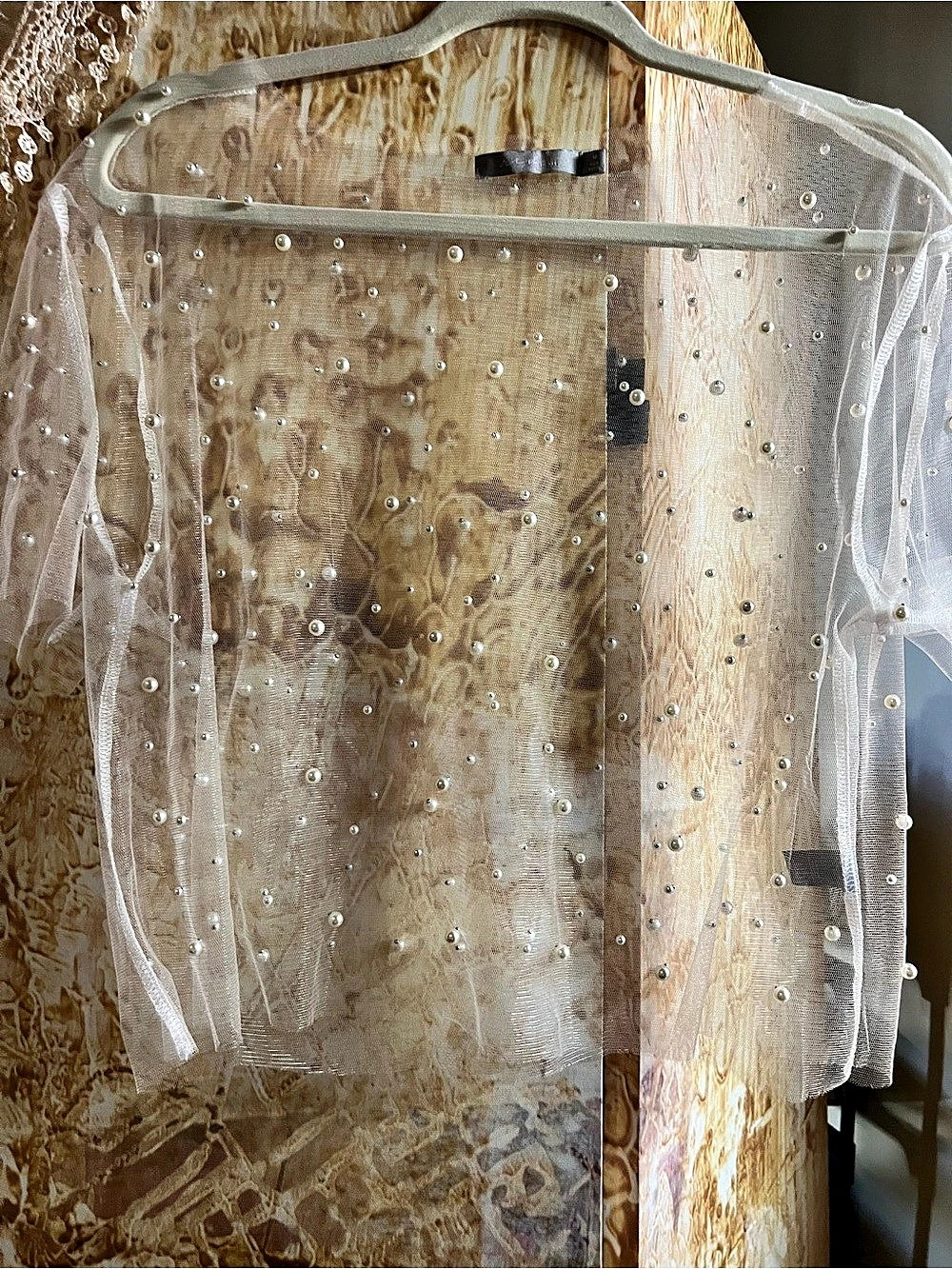 BKE Sheer Beaded Blouse in White Size Medium Like New - Picture 3 of 7